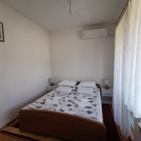Apartman Banja - *